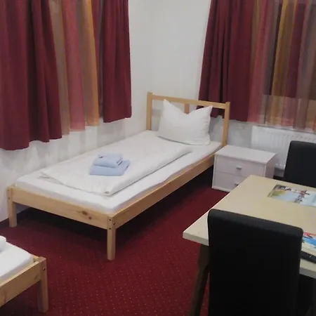 فندق Zum Nibelungenbauer *