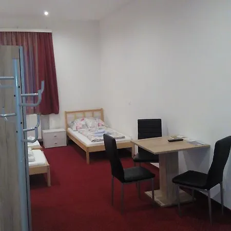 فندق Zum Nibelungenbauer بوشلارن